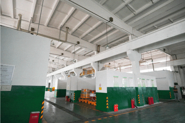 1754361153704707.gif 2.gif